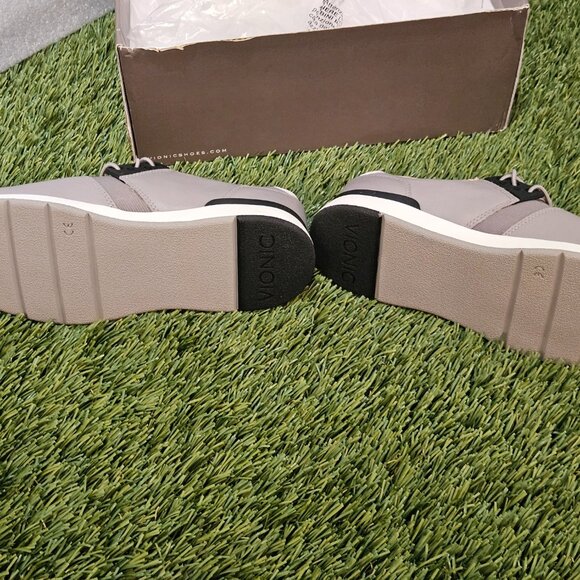 Vionic Women’s Carmen Leather Slip-On Sneakers – Light Gray – Size 6.5M – NIB 👟 - Picture 4 of 7